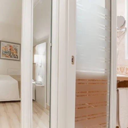 Hotel Pirineos Figueres By Pierre & 4*