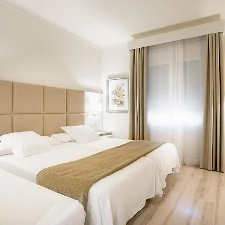 Pirineos Figueres By Pierre & 4*