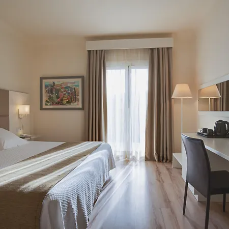 Pirineos Figueres By Pierre & 4*