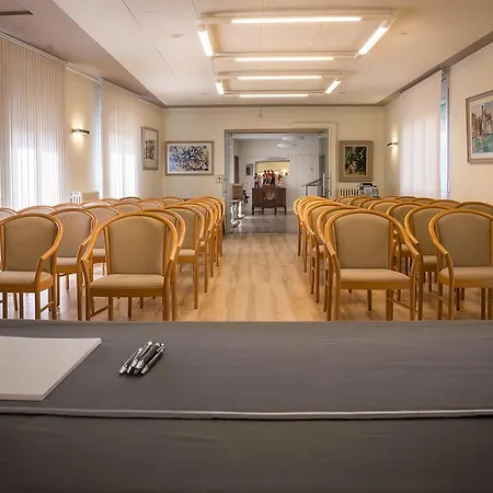 Hotel Pirineos Figueres By Pierre & Figueras
