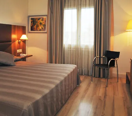 Hotel Pirineos Figueres By Pierre & 4*