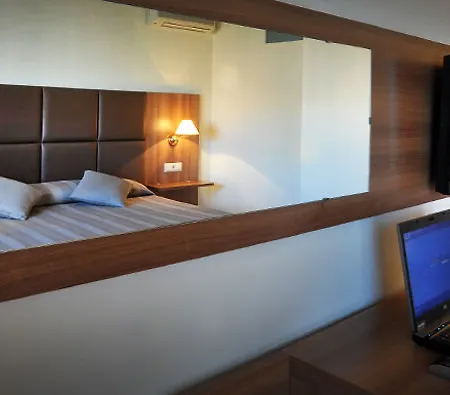 Pirineos Figueres By Pierre & Hotel Figueras