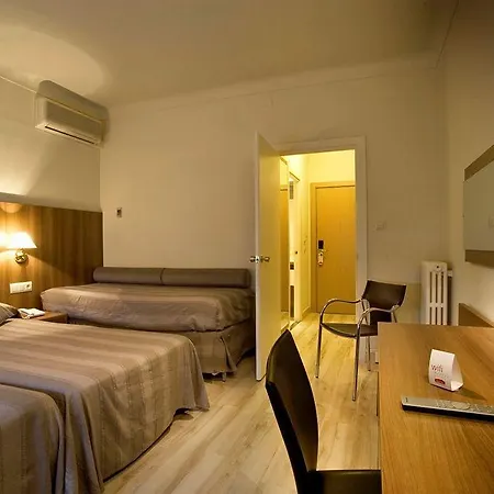 Pirineos By Pierre & ホテル 4*