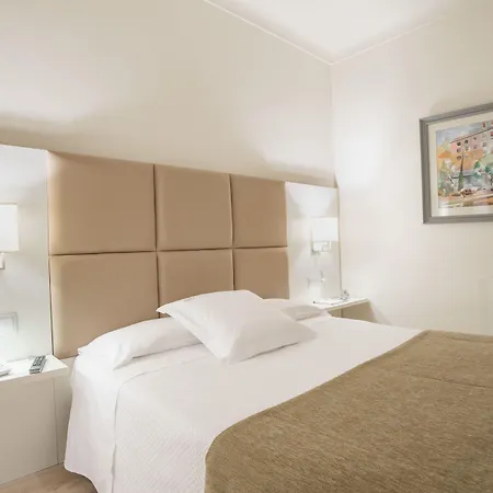 Pirineos By Pierre & מלון 4*