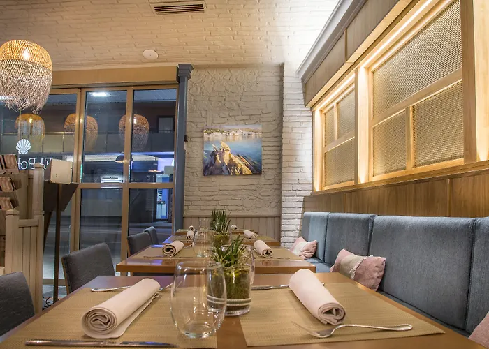 Pirineos By Pierre & Hotel Figueras