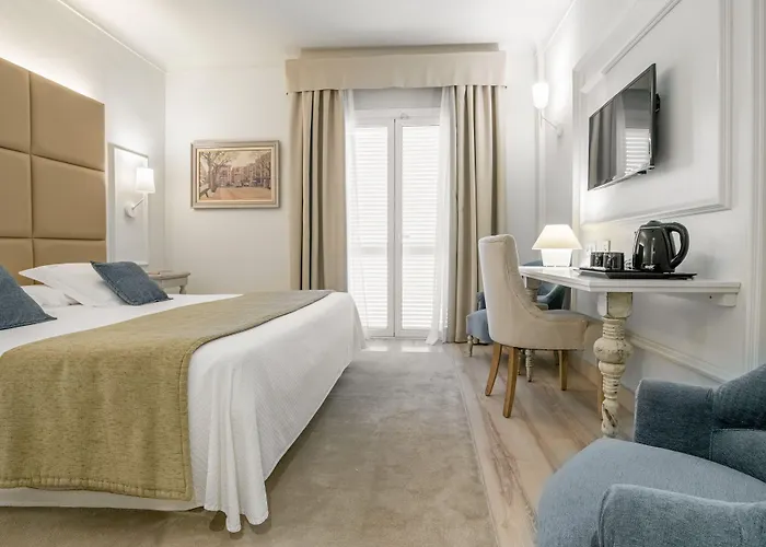 Hotel Pirineos By Pierre & 4*