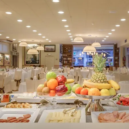 Pirineos Figueres By Pierre & Hotel