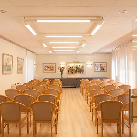 Hotel Pirineos Figueres By Pierre & 4*