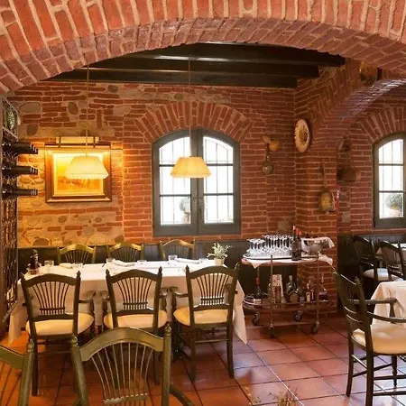 Pirineos Figueres By Pierre & 4*